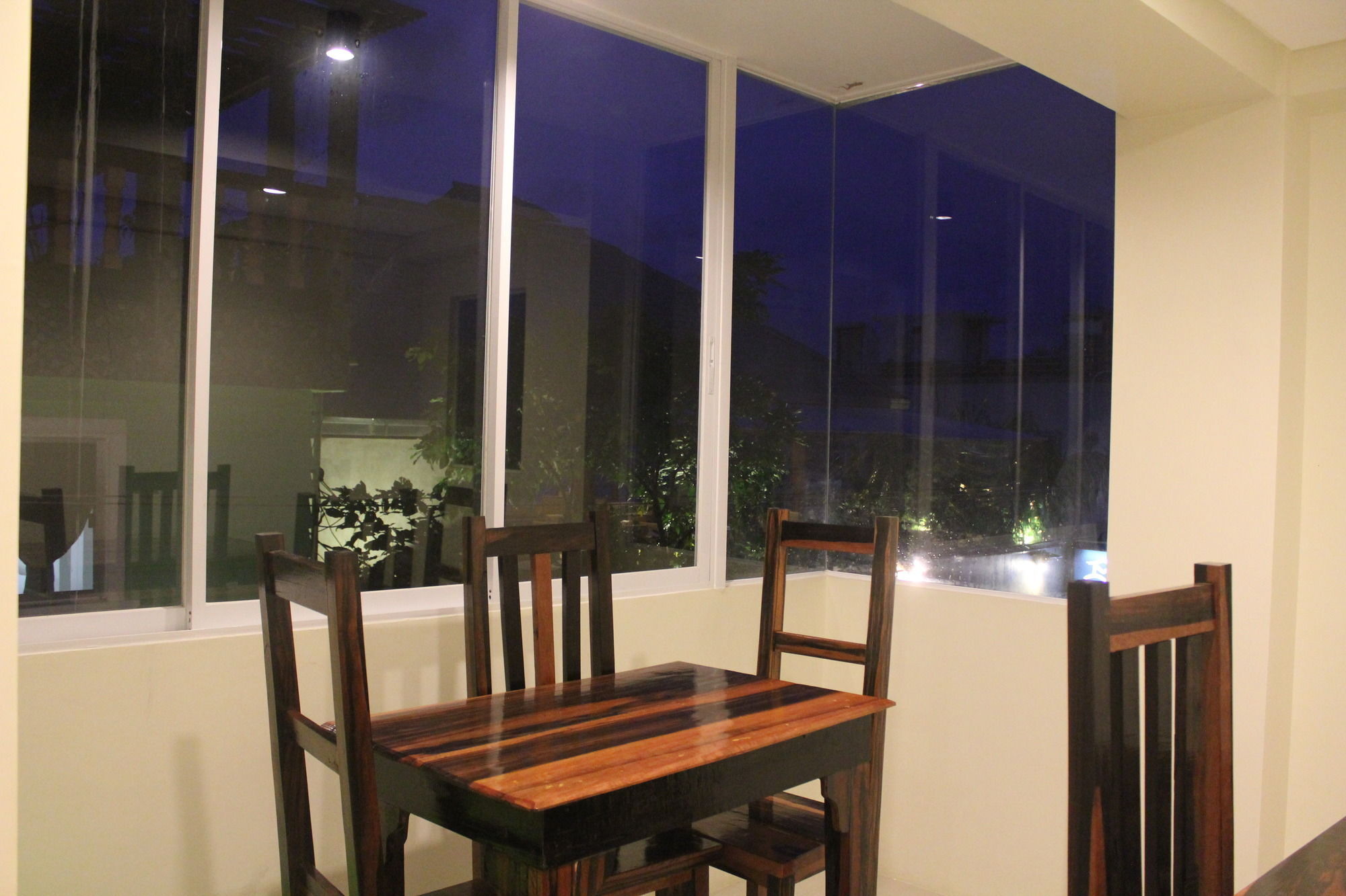Aqua Travel Lodge เอลนิโด ภายนอก รูปภาพ